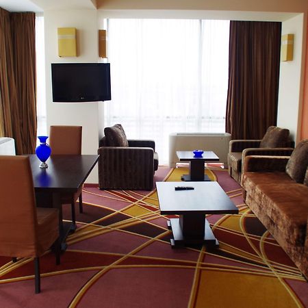 Mari Vila Hotel Бухарест Экстерьер фото