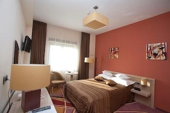 Mari Vila Hotel Бухарест Экстерьер фото