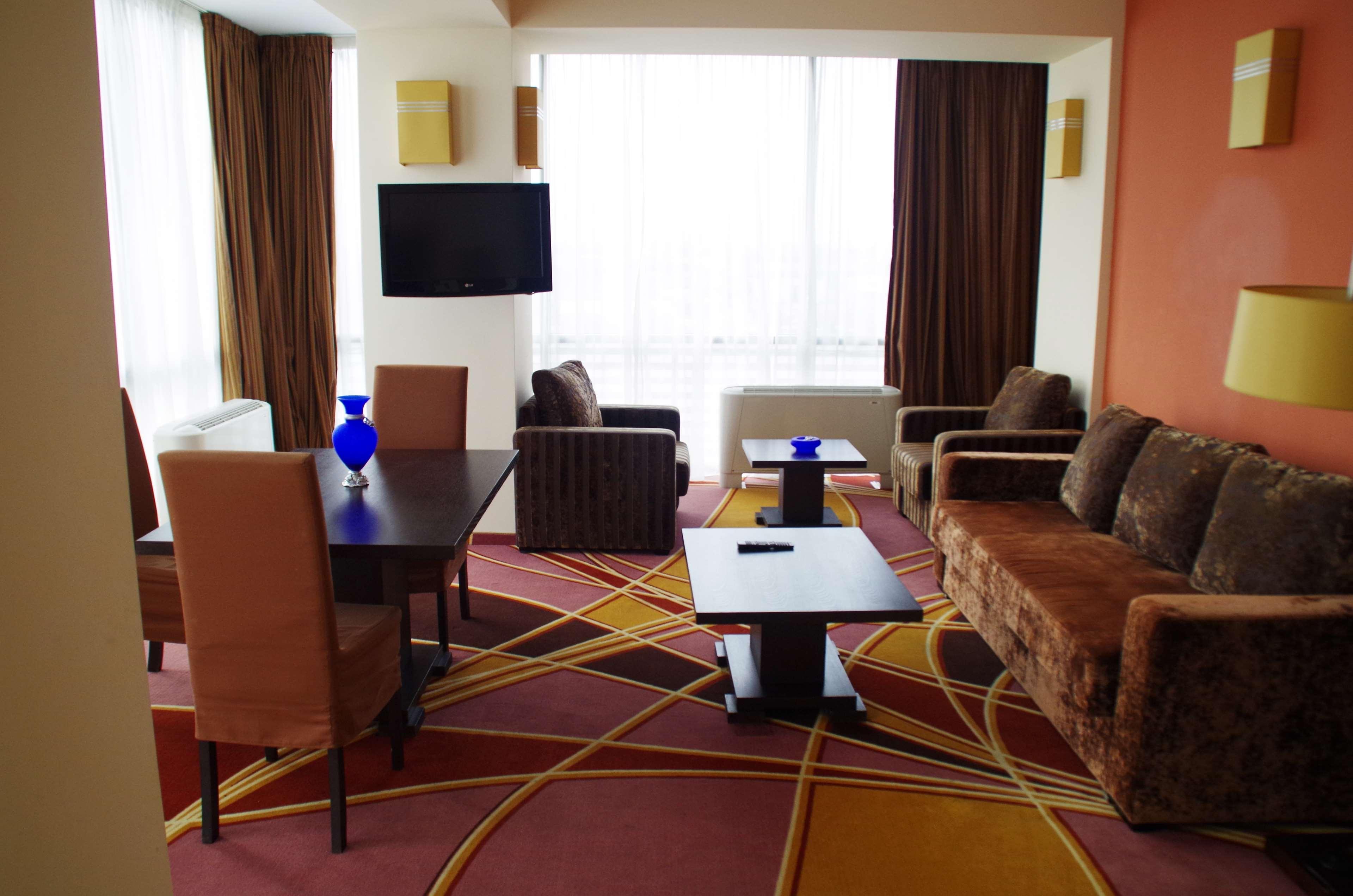 Mari Vila Hotel Бухарест Экстерьер фото